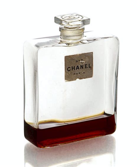 chanel no 5 first bottle.